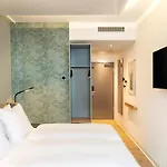 Hotel Elaya Center, Trademark By Wyndham 3*