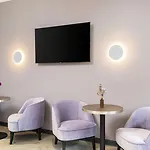 Elaya Center, Trademark By Wyndham Hotel