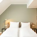 Hotel Elaya Center, Trademark By Wyndham 3*