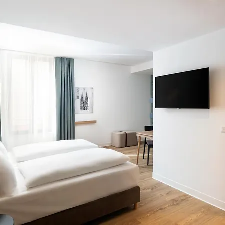 Elaya Center, Trademark By Wyndham 3*