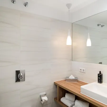 Elaya Center, Trademark By Wyndham 3*