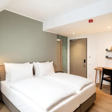 Arthotel Ana Aurel Hotel 3*