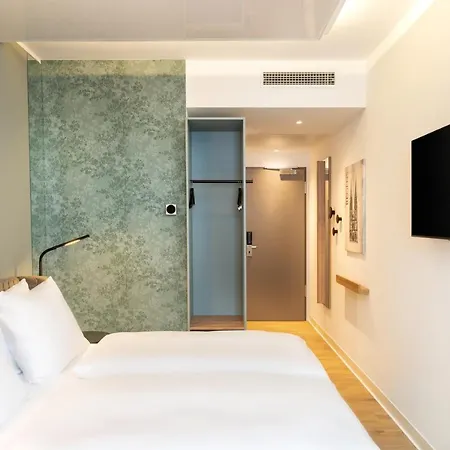 Hotel Elaya Center, Trademark By Wyndham 3*