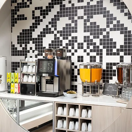 Elaya Center Hotel 3*