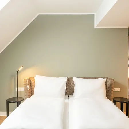 Hotel Elaya Center, Trademark By Wyndham 3*