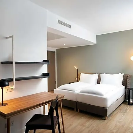 Hotel Elaya Center, Trademark By Wyndham 3*