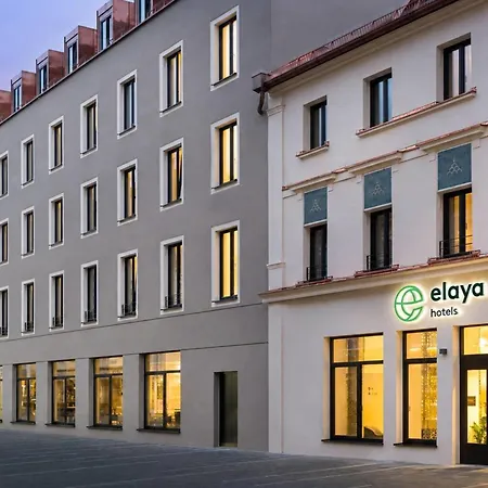 Hotel Elaya Center, Trademark By Wyndham 3*