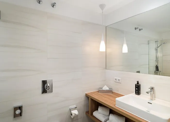 Elaya Center, Trademark By Wyndham 3*