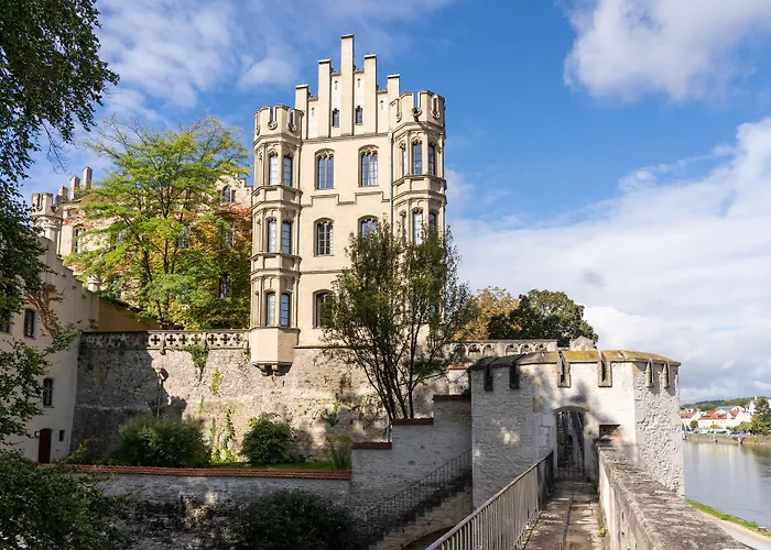 Elaya Center, Trademark By Wyndham Hotel