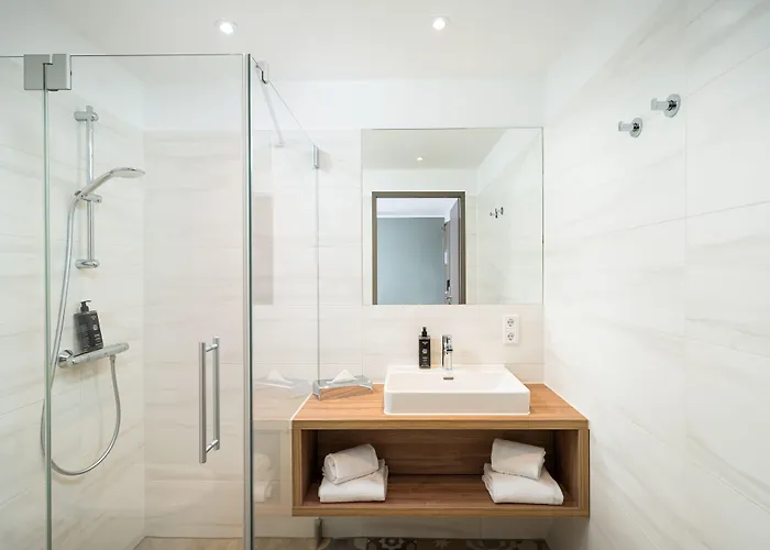 Отель Elaya Center, Trademark By Wyndham