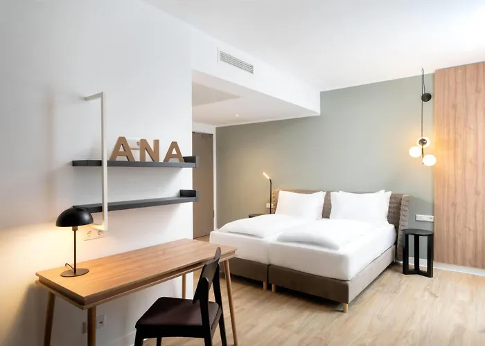 Отель Elaya Center, Trademark By Wyndham 3*