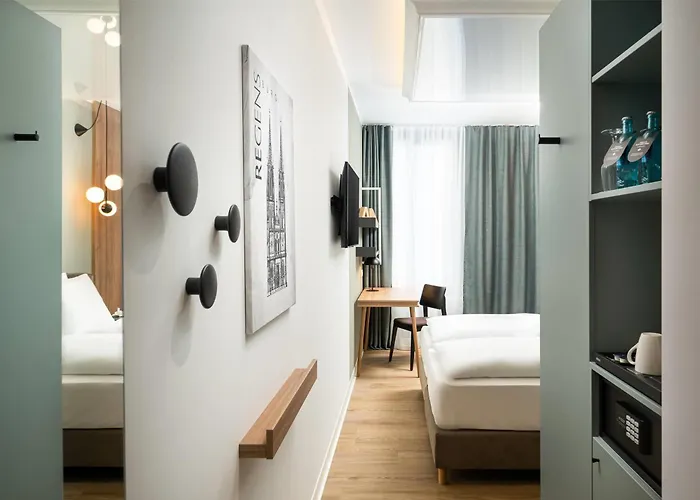 Elaya Center, Trademark By Wyndham Hotel